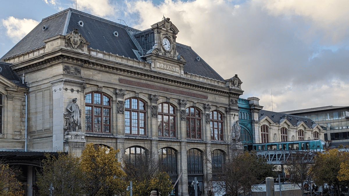 nizipapaparis-com-train-caution-image1