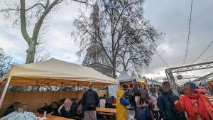 nizipapaparis-com-christmas-market-paris-2023-2024-8-300