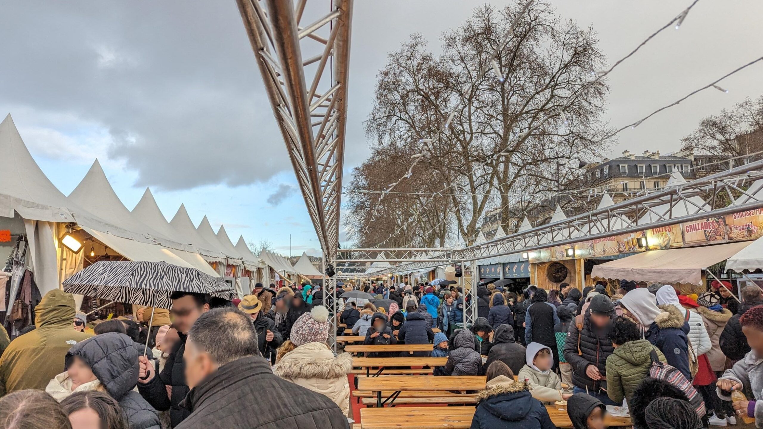 nizipapaparis-com-christmas-market-paris-2023-2024-image4