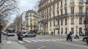 nizipapaparis.com-traffic-light-broken-paris-3-300