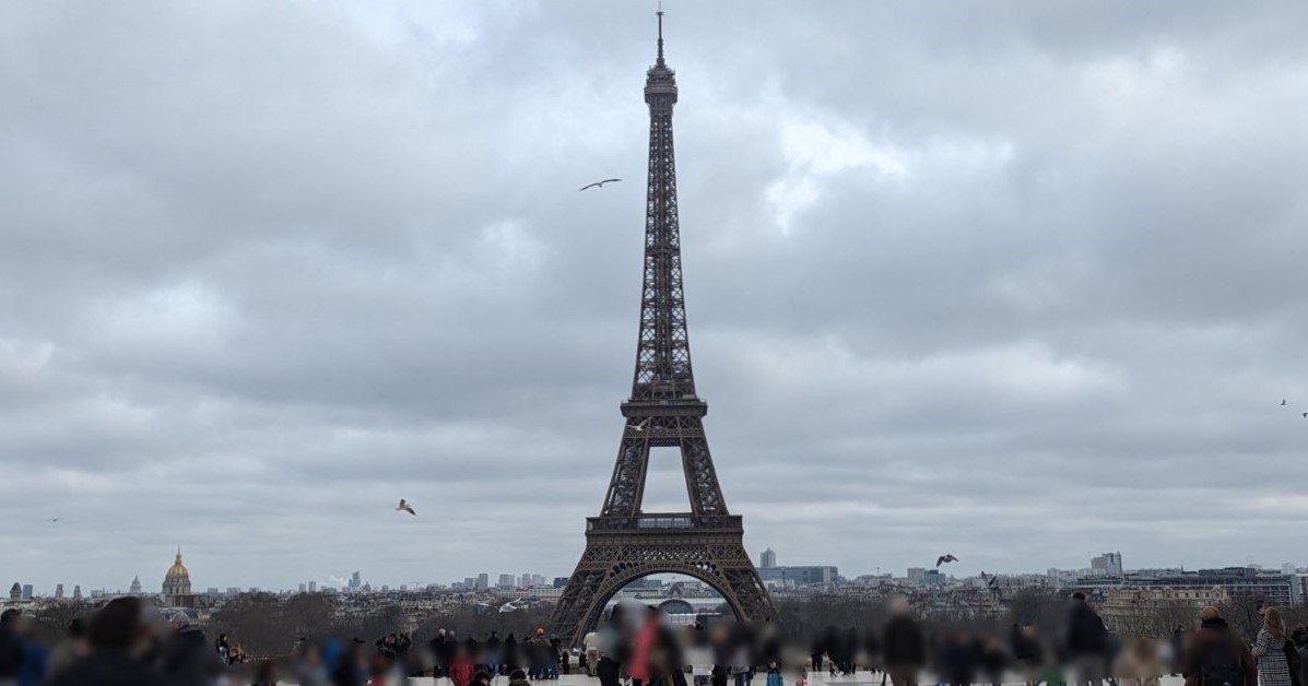 nizipapaparis.com-traffic-light-broken-paris-6-1200