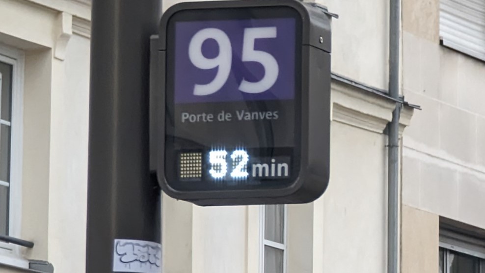 nizipapaparis.com-bus-caution-characteristic-paris-2-300