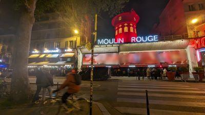 nizipapaparis.com-moulin-rouge-restoration-update-3-400