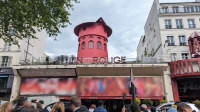 nizipapaparis.com-moulin-rouge-restoration-update-9-400